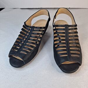 Nurture Vivicah Slingback Sandals Womens Size 6M Black Leather Shiny Cage Upper